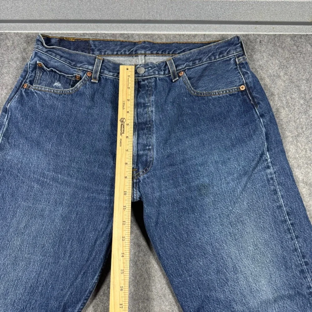 VTG Levis 501 Mens Straight Leg Blue Denim Jeans 32x32 Medium Wash USA Made 90s‎